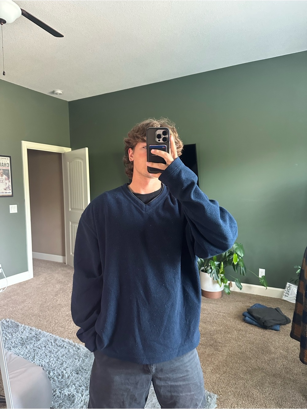 GAP Men's Deep Blue V-Neck Sweater